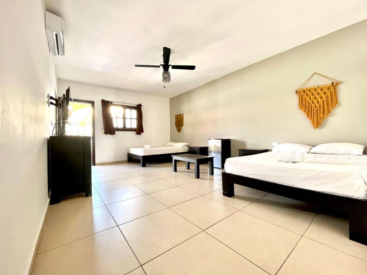 We playa Hotel-Hostel Playa del Carmen Buitenkant foto