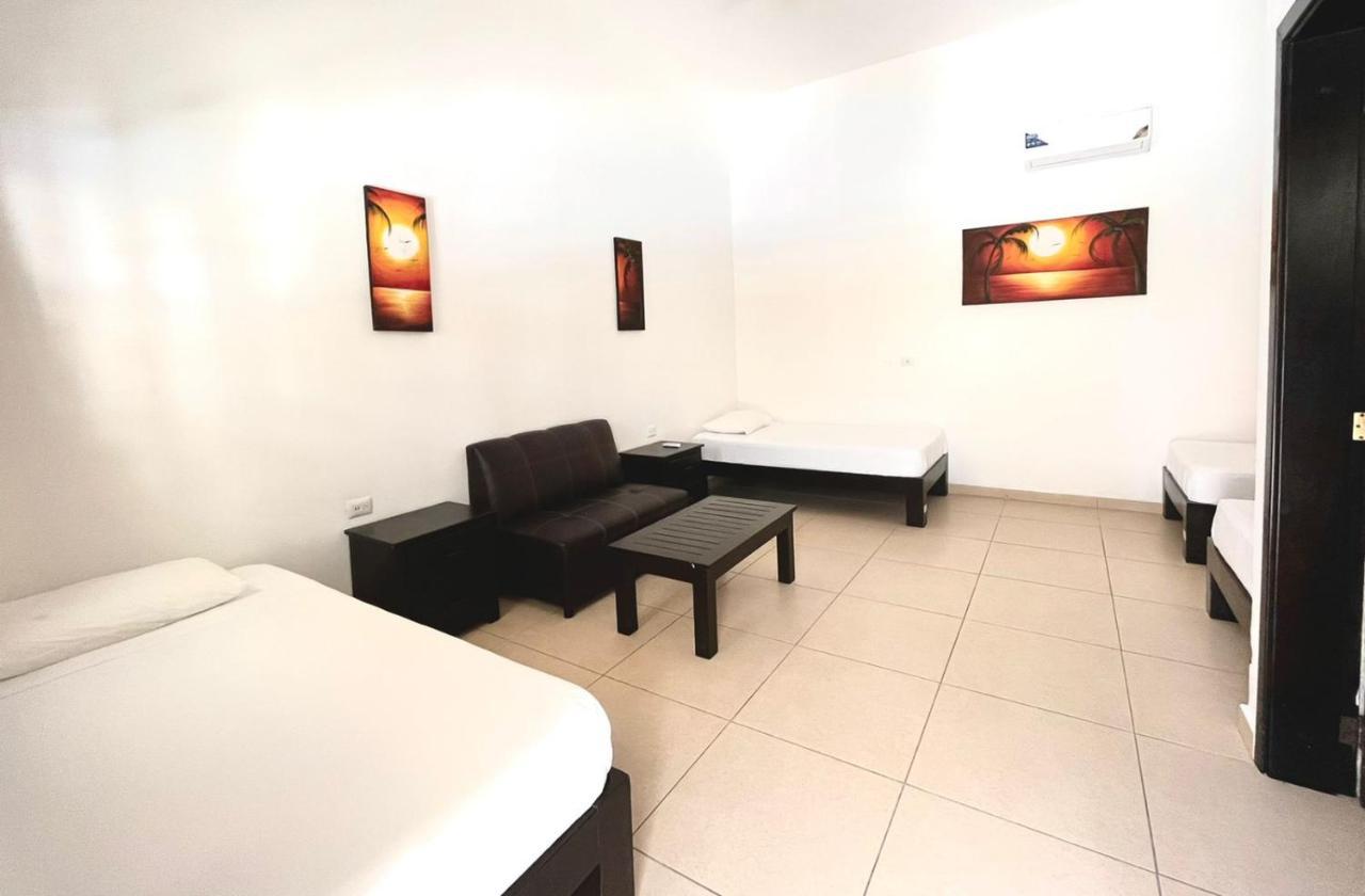 We playa Hotel-Hostel Playa del Carmen Buitenkant foto