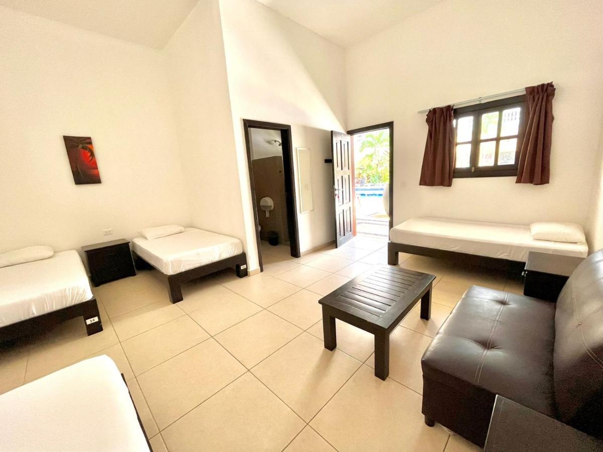 We playa Hotel-Hostel Playa del Carmen Buitenkant foto