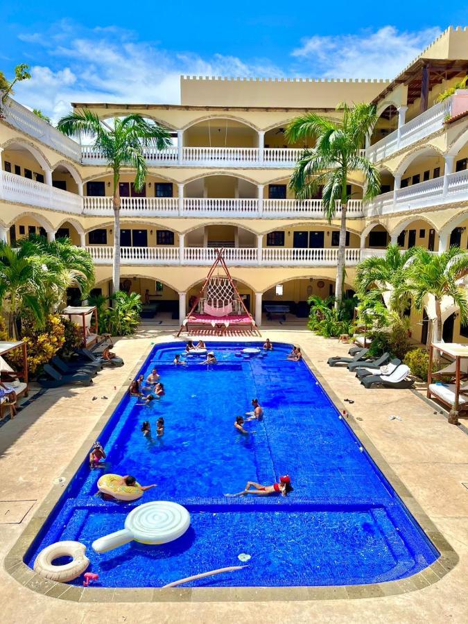 We playa Hotel-Hostel Playa del Carmen Buitenkant foto
